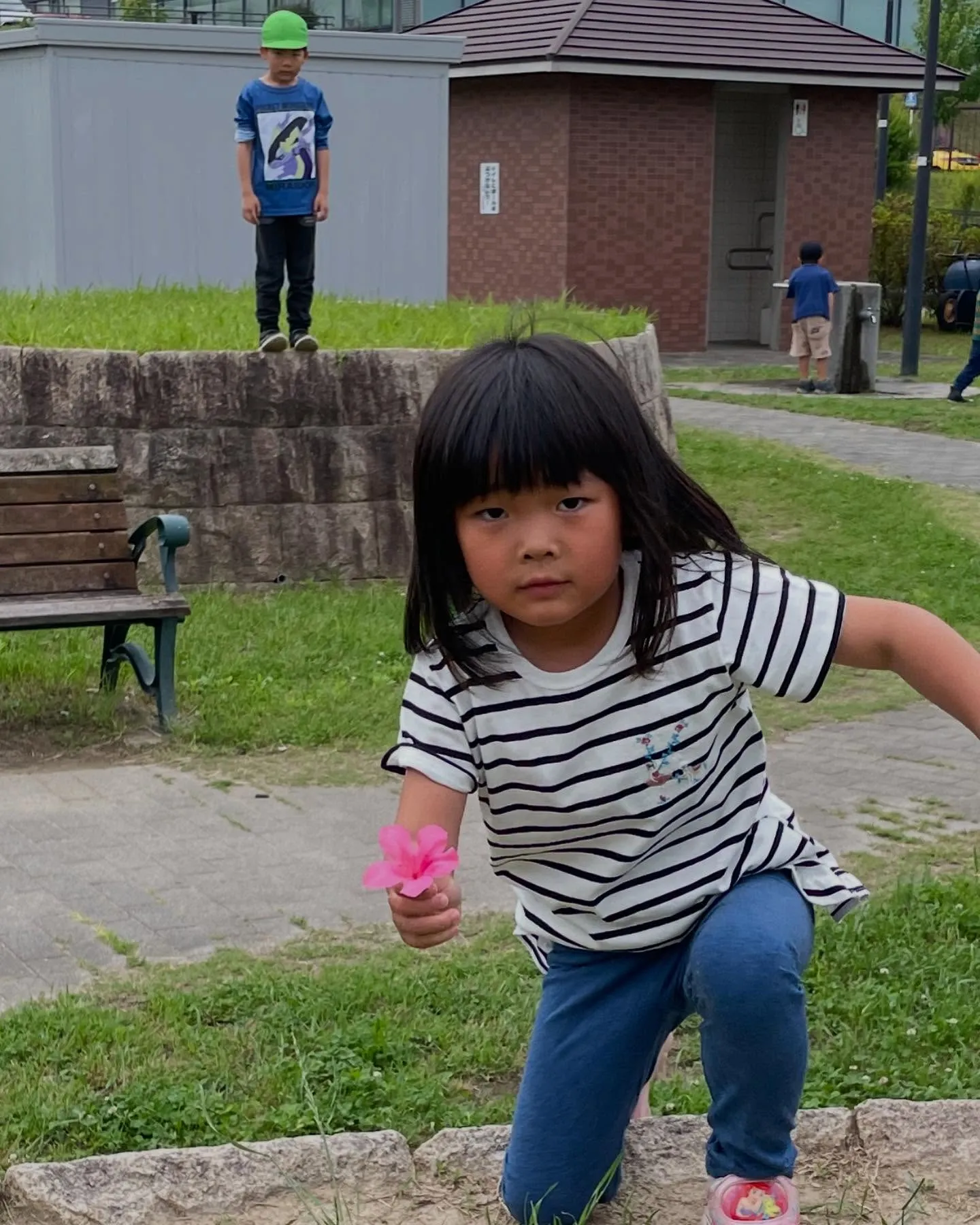 土曜日の小学校の運動会があったので、欠席が多かったので、みん...