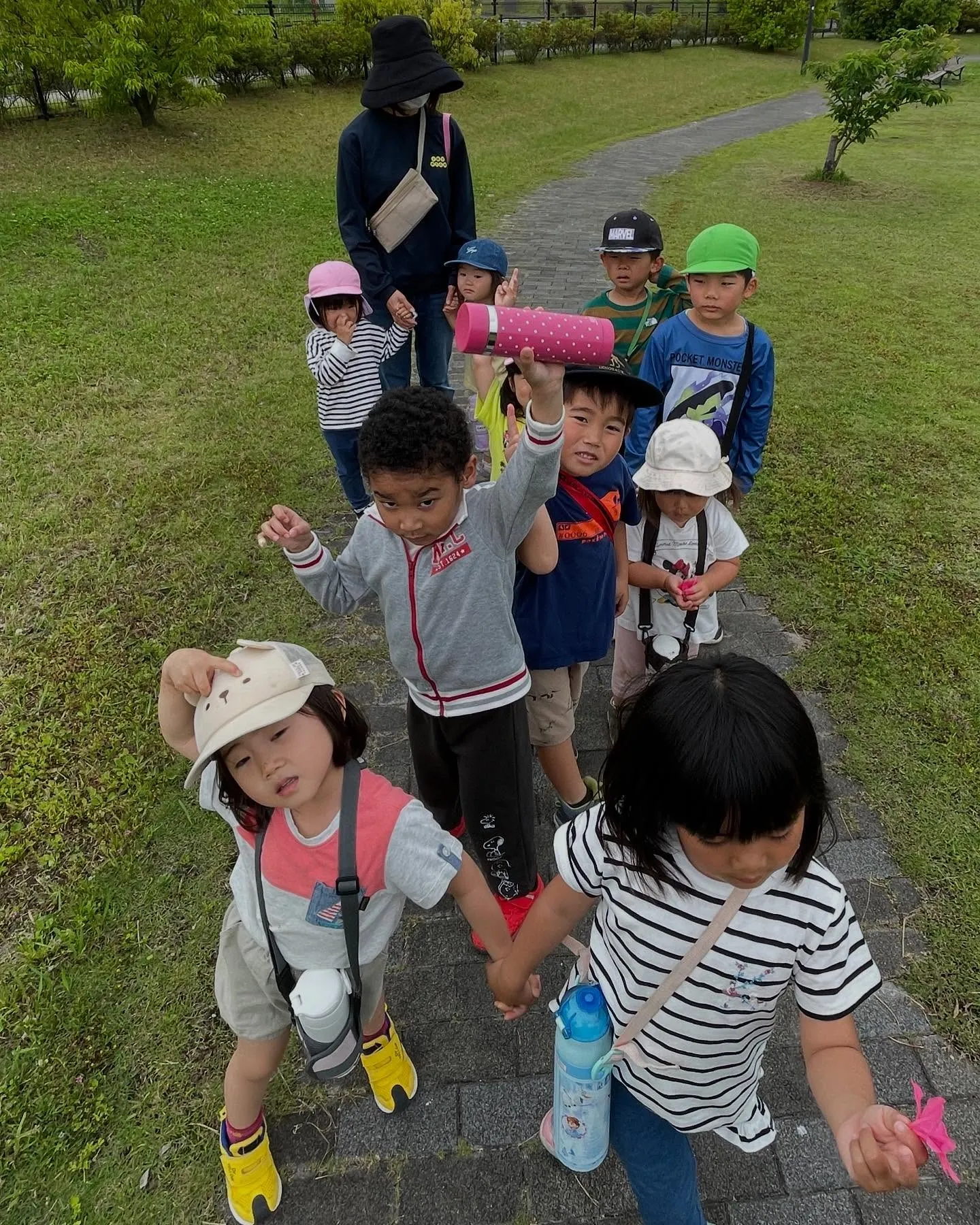 土曜日の小学校の運動会があったので、欠席が多かったので、みん...