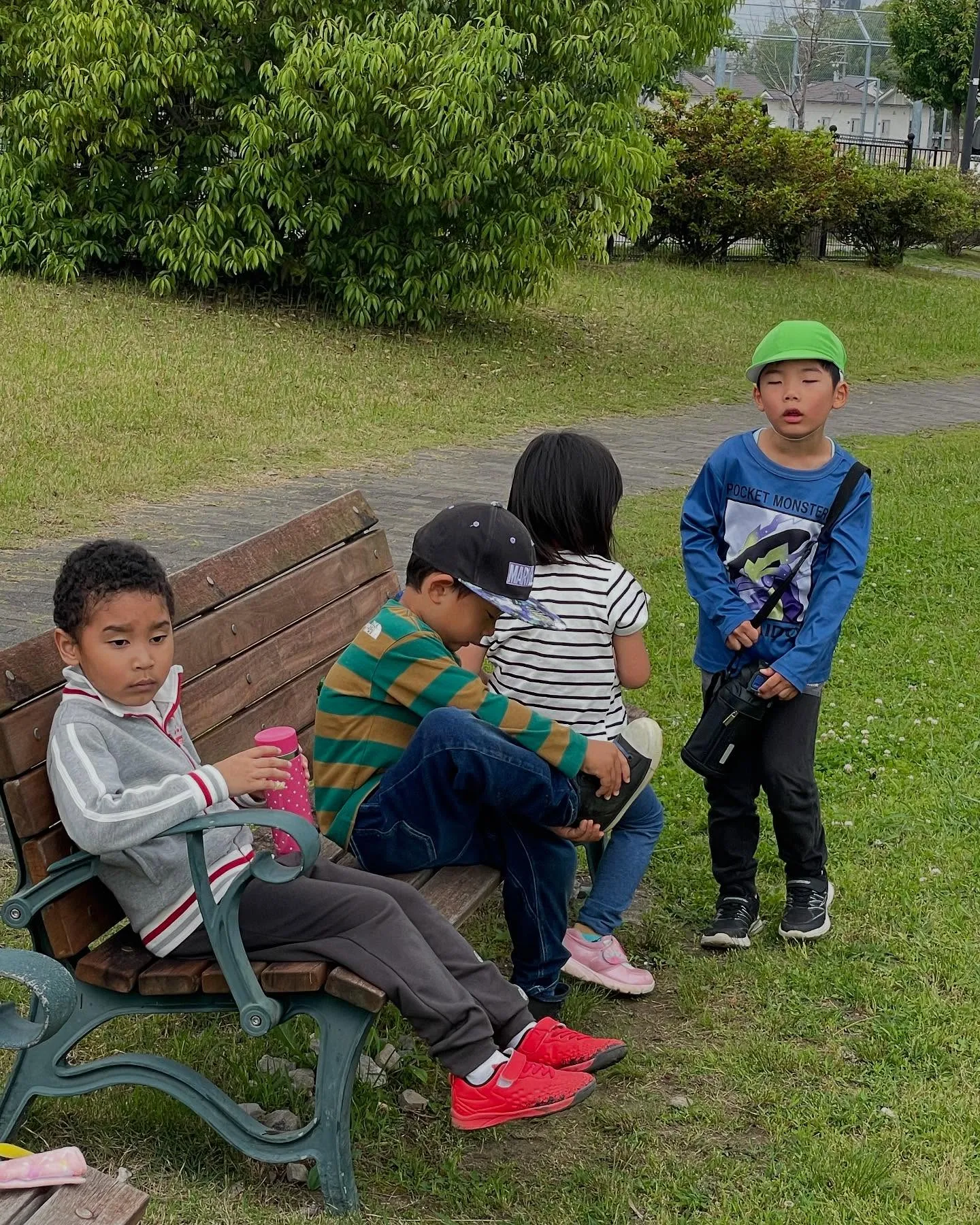 土曜日の小学校の運動会があったので、欠席が多かったので、みん...