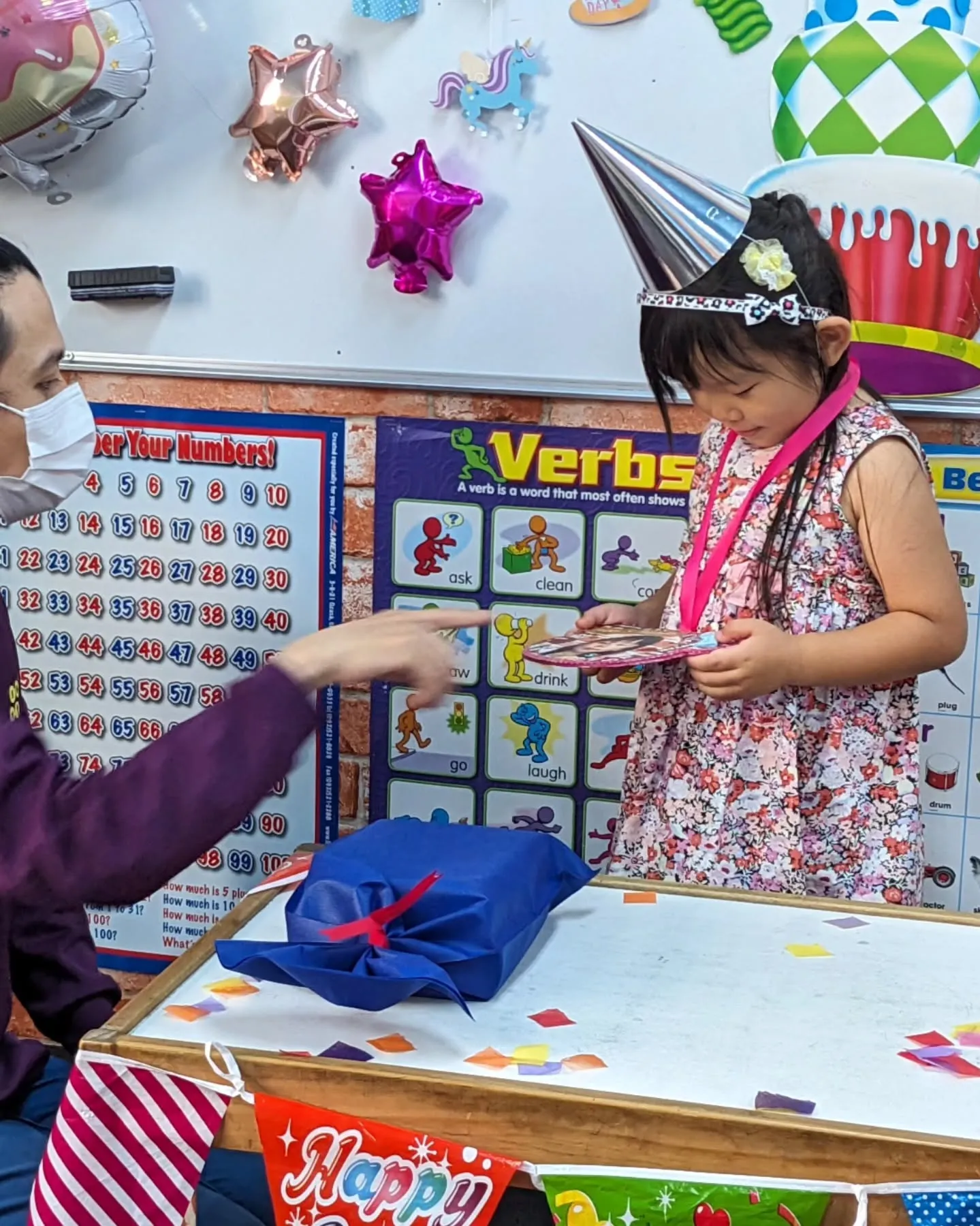 【PS Birthday Party】午後の授業はお誕生日会...